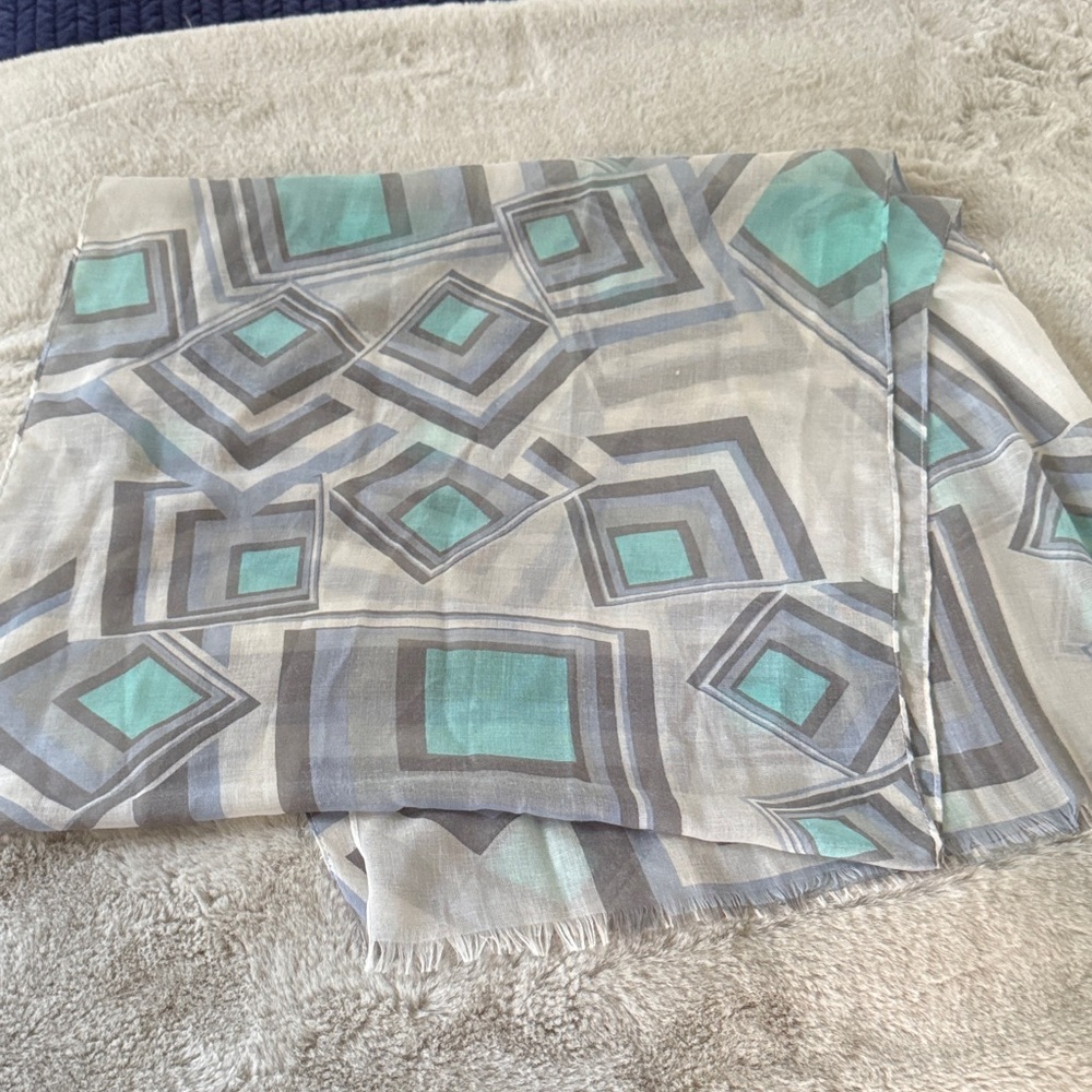Geometric Patterned Linen Scarf